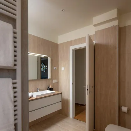 아파트 Royal Lakeview Penthouse By Aura Luxury Collection 코모