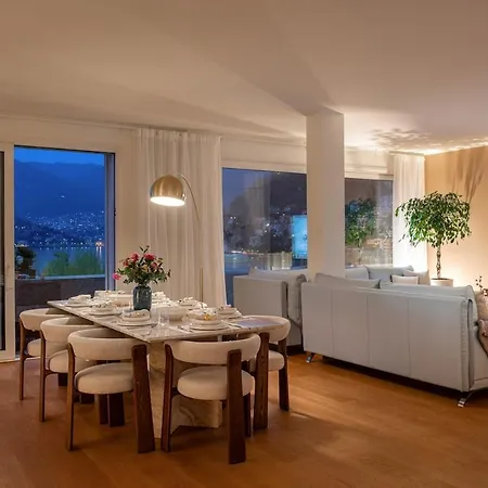 Royal Lakeview Penthouse By Aura Luxury Collection 아파트